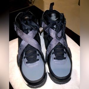 Nike Air Raid size 12